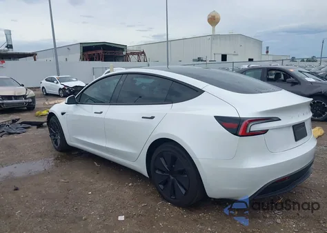 2024 Tesla Model 3 Long Range Dual Motor All-Wheel Drive z USA, uszkodzony, nr VIN 5YJ3E1EBXRF770011